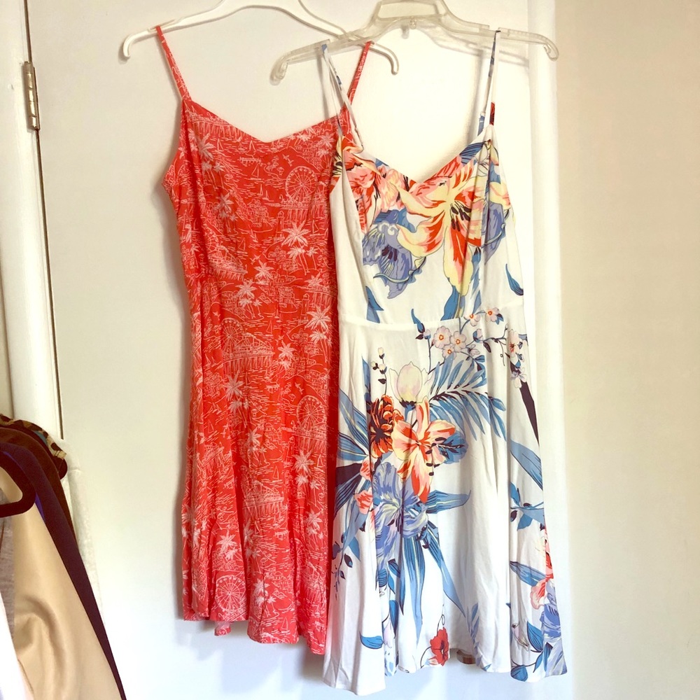 2 old navy dresses